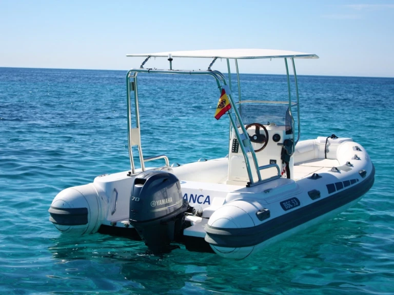 Gommone a noleggio a Cala en Bosch al miglior prezzo