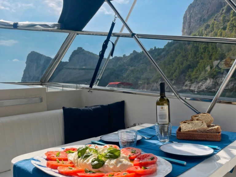 Noleggio barche Ischia economico Itama 38 Open