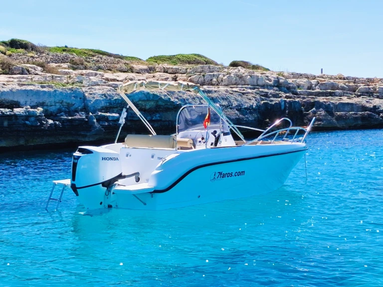 Noleggiare una Polyester Yacht Open 605 a Ciutadella de Menorca