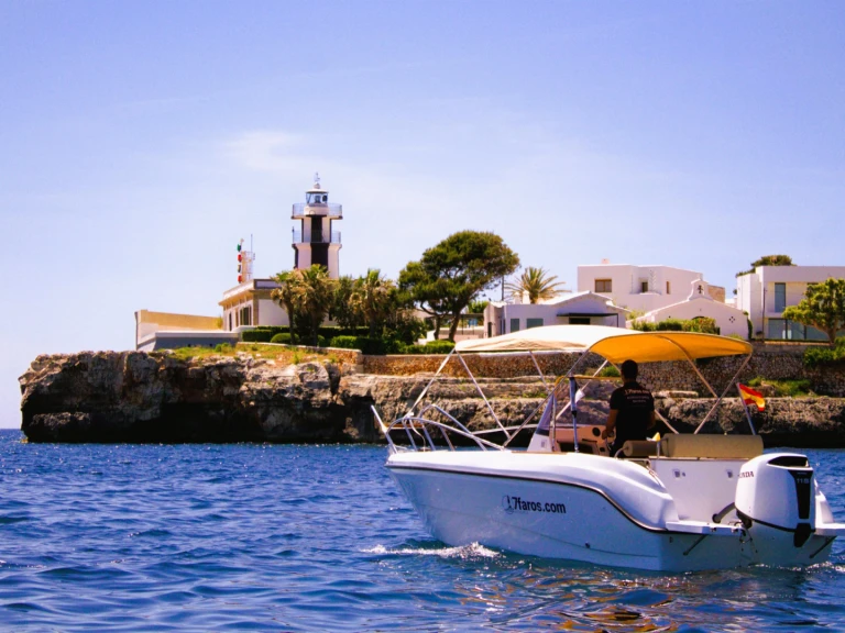 Noleggio barche Polyester Yacht Open 605 a Ciutadella de Menorca su Samboat