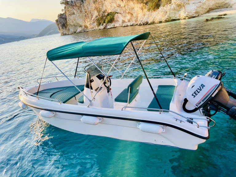 Noleggio barche Nydri economico BLU WATER 185