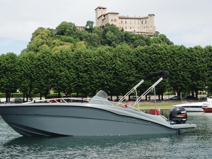 Noleggio Barca a motore Clear con patente nautica