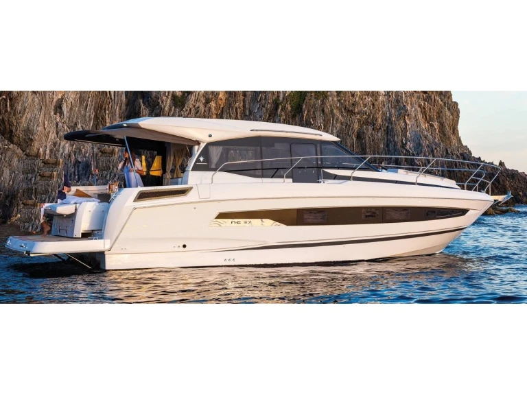 Noleggio Barca a motore Jeanneau con patente nautica