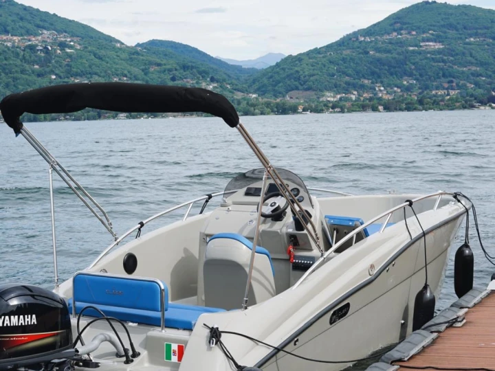 Noleggiare una Clear Aries Open L a Angera