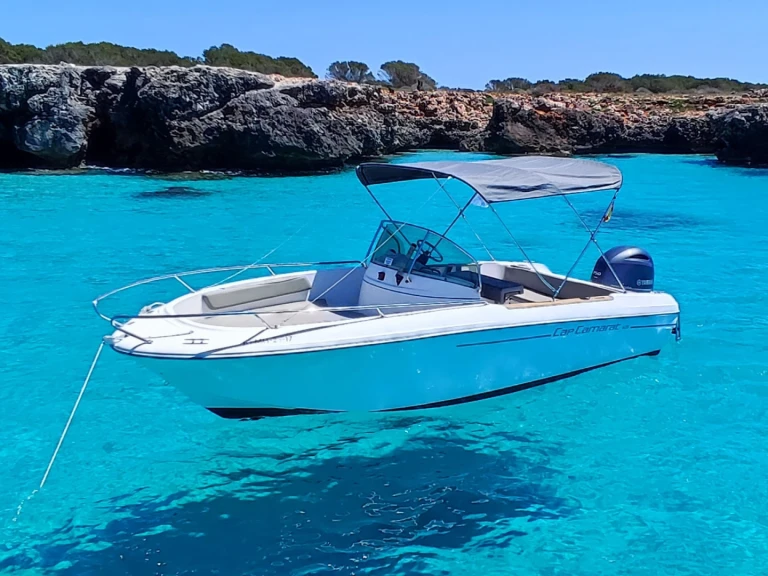 Noleggiare una Jeanneau Cap Camarat 625 a Cala en Bosch