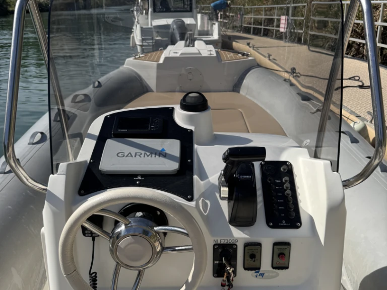 Noleggio Gommone Capelli con patente nautica