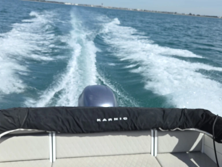 Barca a motore a noleggio a Port-Camargue al miglior prezzo