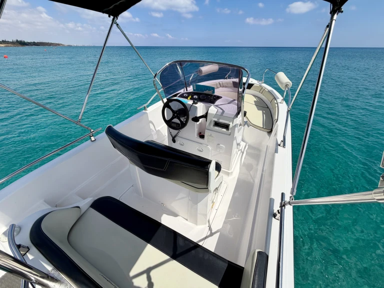 Noleggio a Protaras – Ranieri Voyager 19 S su SamBoat