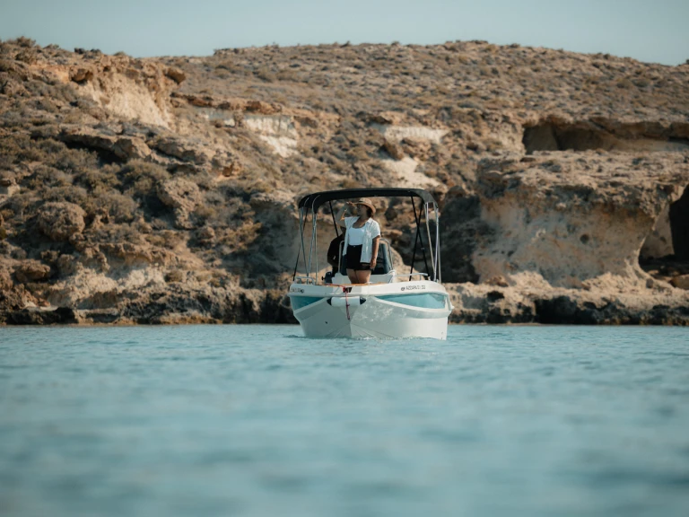 Noleggio a Órmos Makry-Gialoú – Nireus Azzara 49s su SamBoat