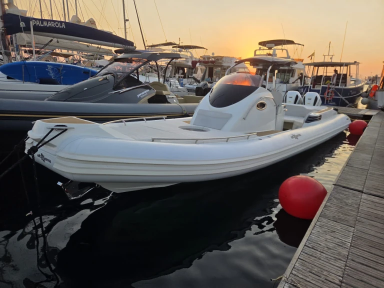 Noleggio Gommone Altamarea con patente nautica
