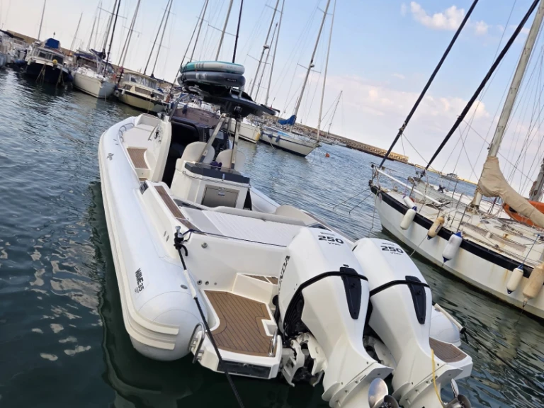 Gommone a noleggio a Castellammare del Golfo al miglior prezzo