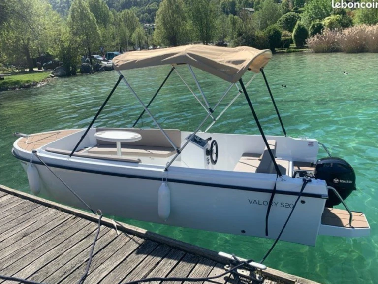Noleggiare una Valory 520 Premium a Annecy