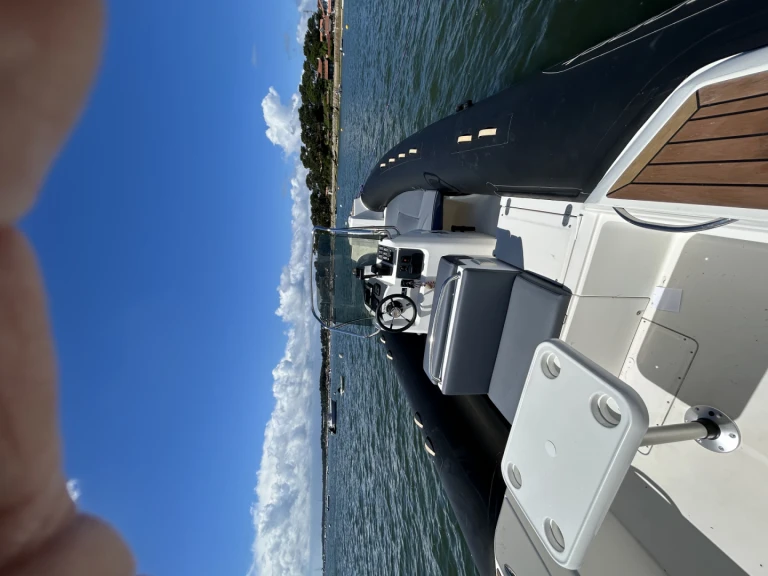 Noleggio Gommone Capelli con patente nautica
