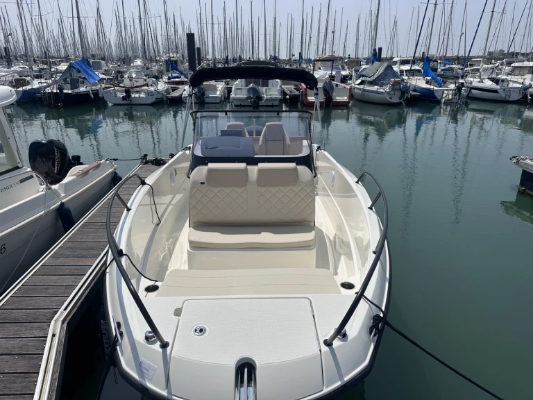 Noleggio Barca a motore Quicksilver con patente nautica