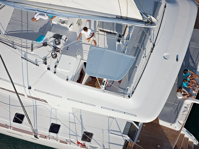 Noleggio Catamarano Lagoon con patente nautica
