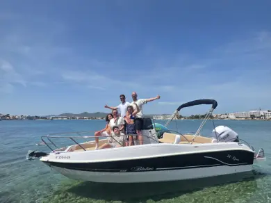 Noleggiare una Blumax Bluline 21 a Ibiza Town
