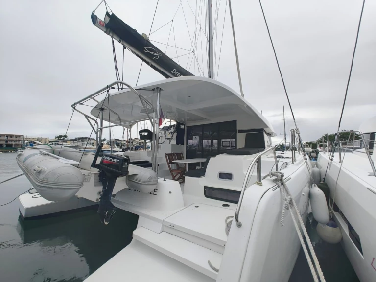 Noleggio Catamarano Lagoon con patente nautica