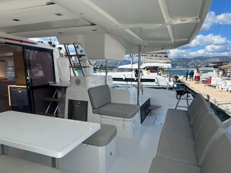 Noleggio a Saint-Mandrier-sur-Mer – Fountaine Pajot Astrea 42 su SamBoat