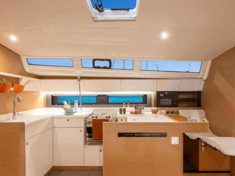 Jeanneau Sun Odyssey 455 da affittare a  Parham Town