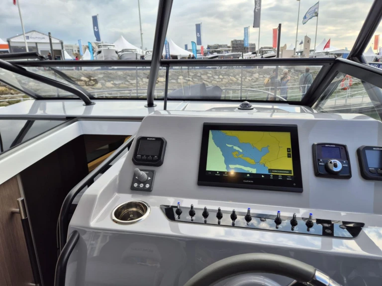 Noleggio Barca a motore Bénéteau con patente nautica