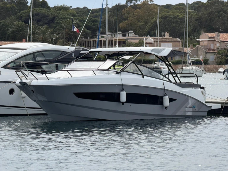 Bénéteau Flyer Serie 10 da affittare a  Hyères