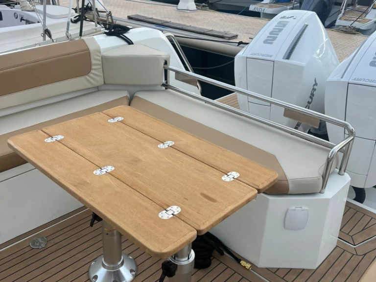 Noleggio Barca a motore Pyxis con patente nautica
