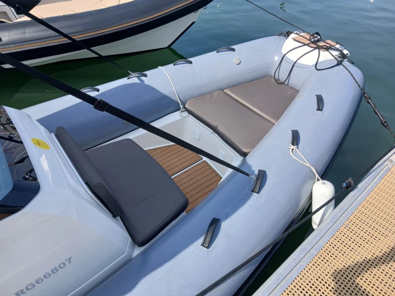 Noleggio Gommone Brig con patente nautica