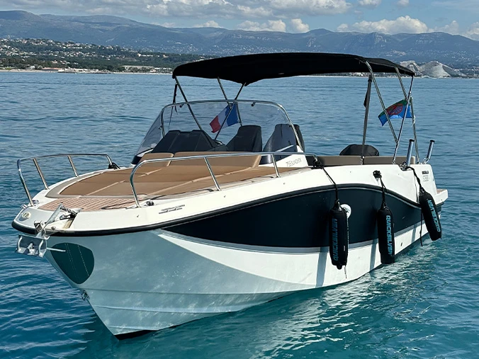 Noleggiare una Quicksilver Activ 755 Open a Antibes