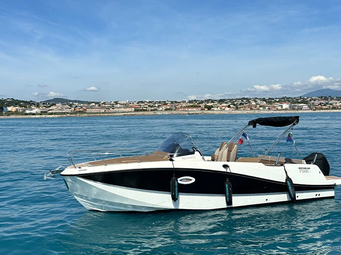 Noleggio barche Antibes economico Activ 755 Open