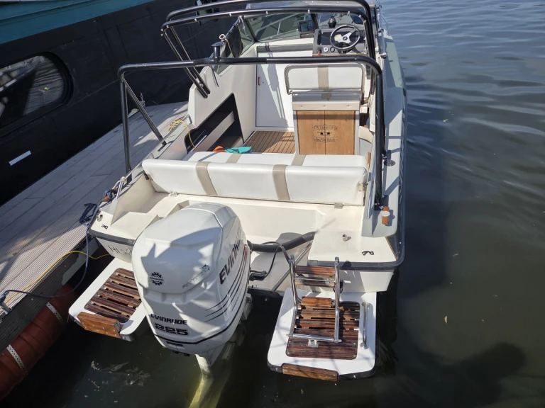 Noleggio barche Rio Rio 590 Cabine a Gives su Samboat