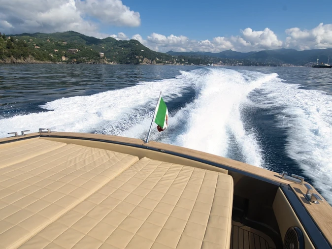 Noleggiare una Magnum 38 a Saint-Tropez