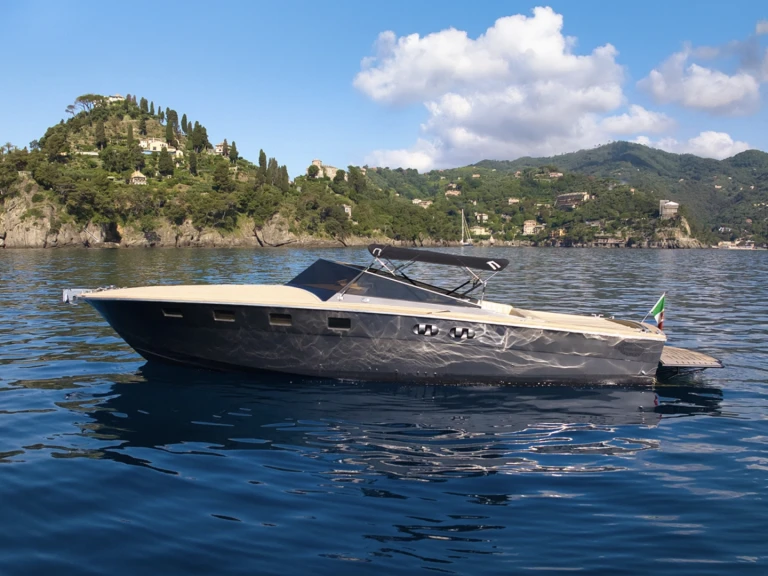 Noleggio Barca a motore con o senza skipper Magnum a Saint-Tropez