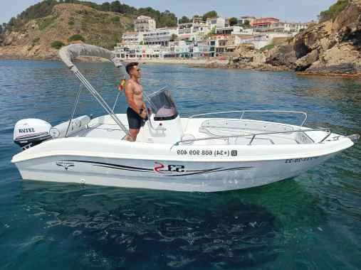 Barca a motore a noleggio a Palamós al miglior prezzo