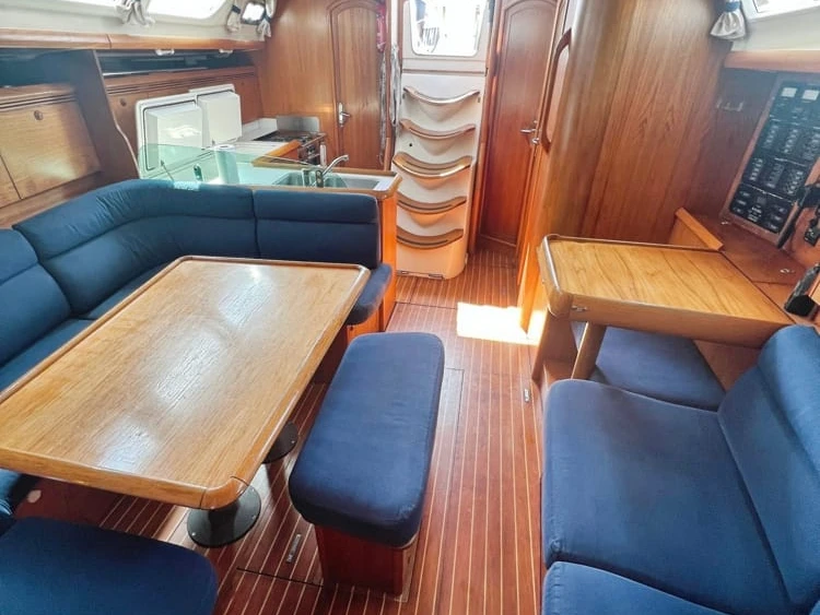 Noleggio Barca a vela a Genova – Jeanneau Sun Odyssey 43