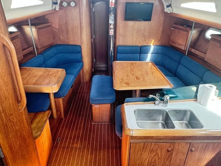Noleggio barche Jeanneau Sun Odyssey 43 a Genova su Samboat