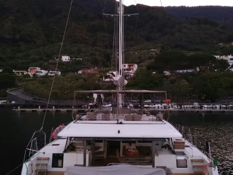 Noleggio Catamarano Lagoon con patente nautica