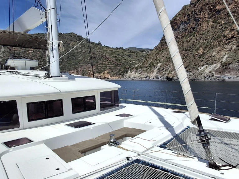 Noleggio Catamarano a Capo d'Orlando – Lagoon Lagoon 560