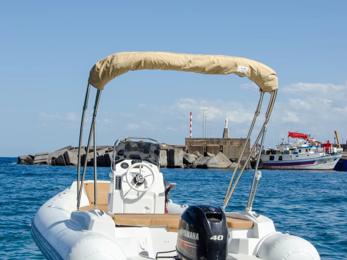 Gommone a noleggio a Catania al miglior prezzo