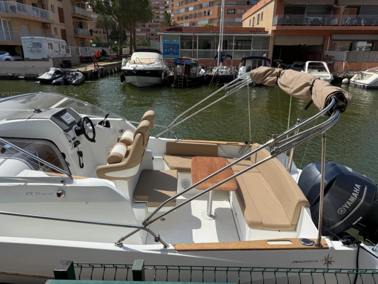 Noleggio Barca a motore BravaBoats con patente nautica