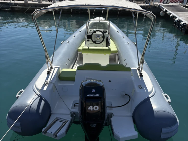 Predator 599 da affittare a  Salerno