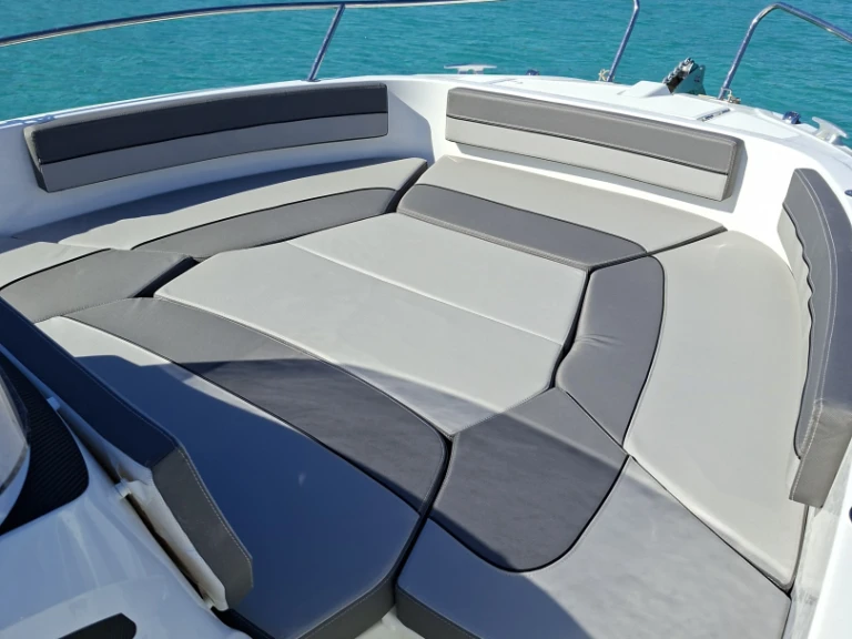Jeanneau Cap Camarat 6.5 CC Serie 3 da affittare a  Porto-Vecchio