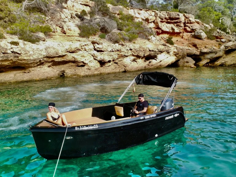 Noleggiare una Mareti 585 a Sant Antoni de Portmany