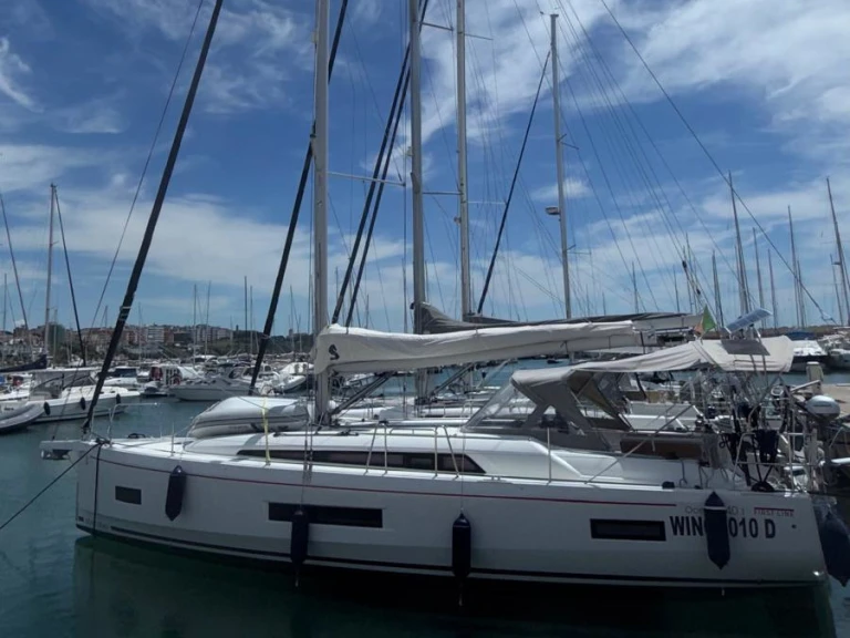 Noleggiare una Bénéteau Oceanis 40.1 a Salivoli