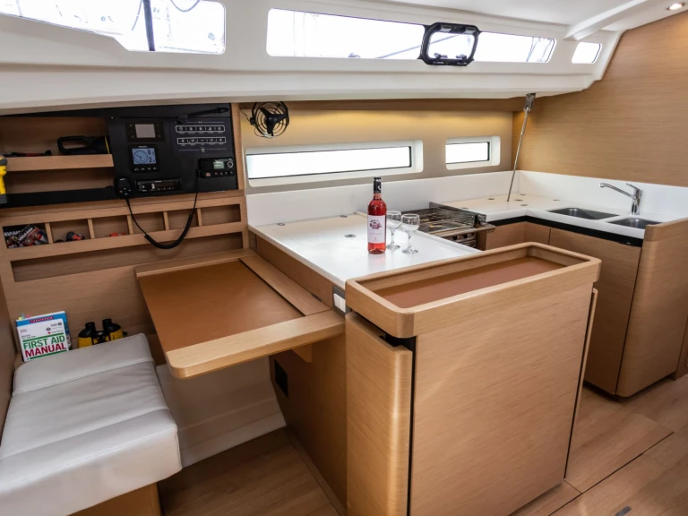 Noleggio barche Jeanneau Sun Odyssey 440 a Sývota su Samboat