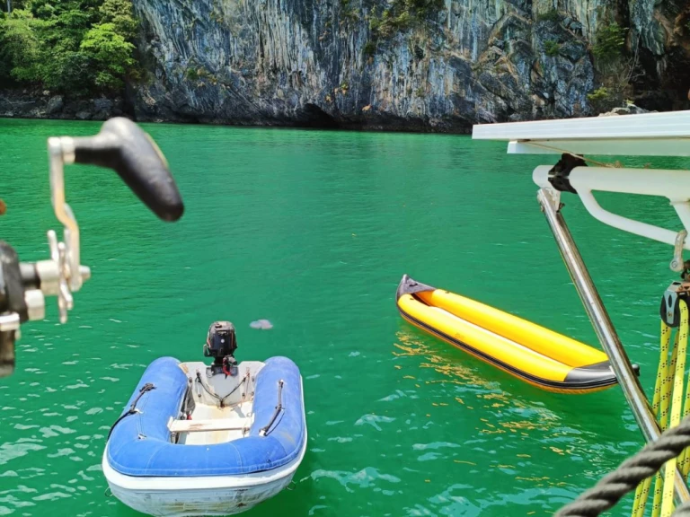 Noleggiare una Catana Catana 42 a Trang