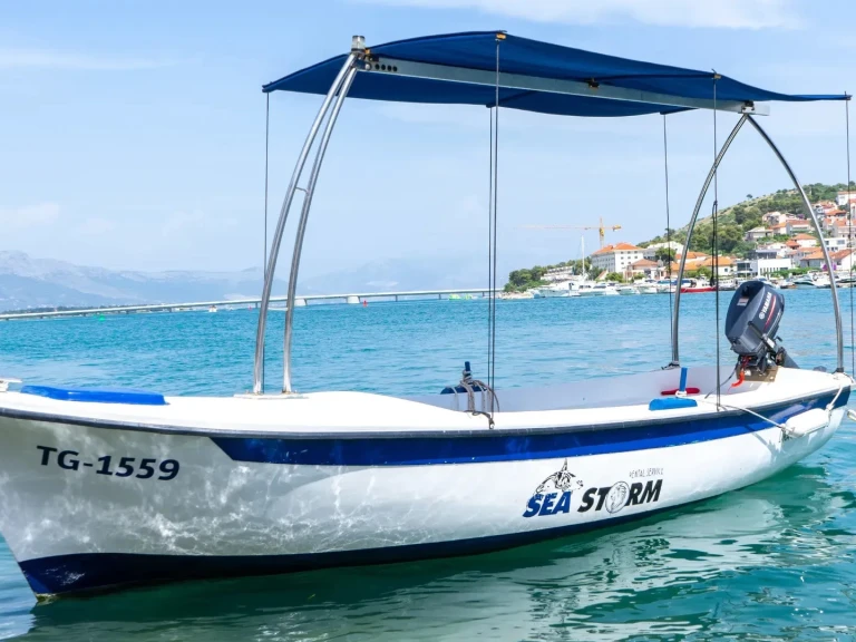 Noleggiare una  Motorboat a Trogir