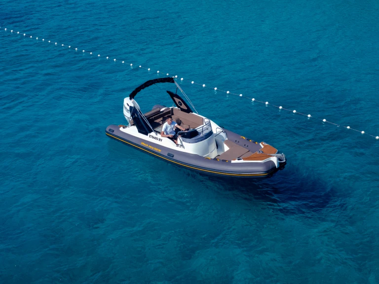 Gommone a noleggio a Lesina (Hvar) al miglior prezzo
