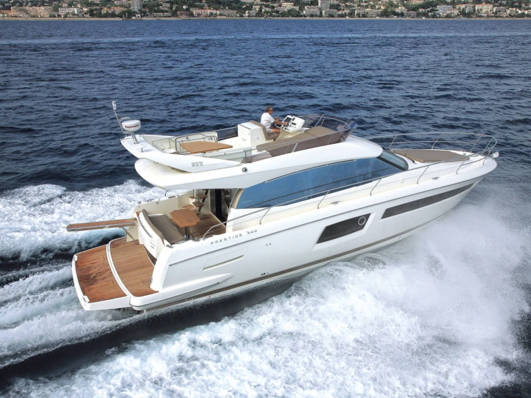 Noleggio Yacht di lusso a Vieux Port Golfe-Juan – Jeanneau Prestige 500 Fly