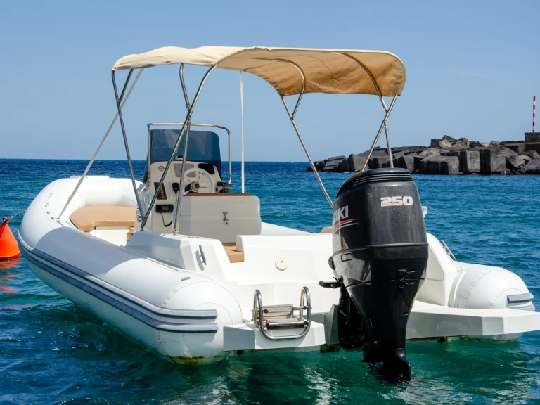 Gem Gem 7.50m da affittare a  Catania