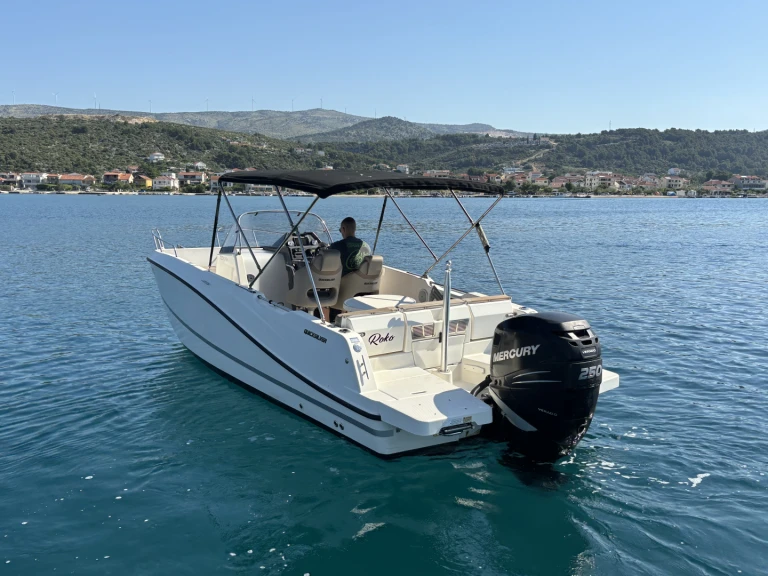 Noleggio Barca a motore Quicksilver con patente nautica